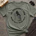 The bookworm's cabin - Typography T-Shirt